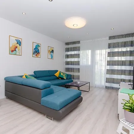 Astrid Apartment